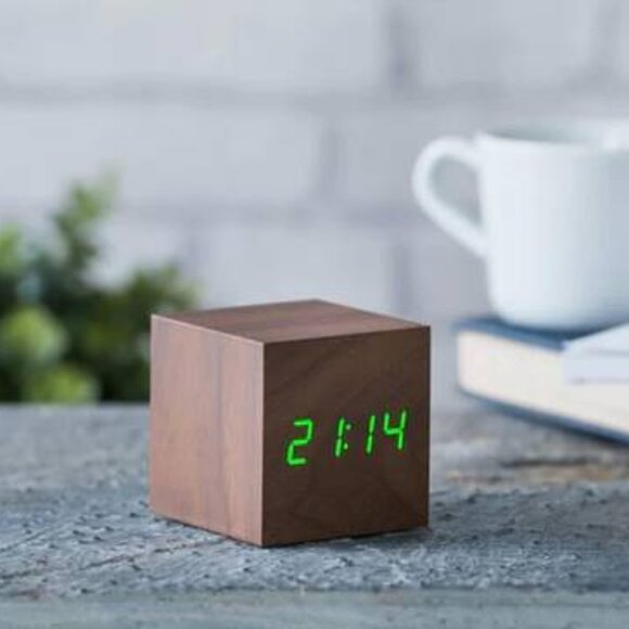 (NEW) MOMA store Cube Click Desktop Clock - Picture 1 of 2